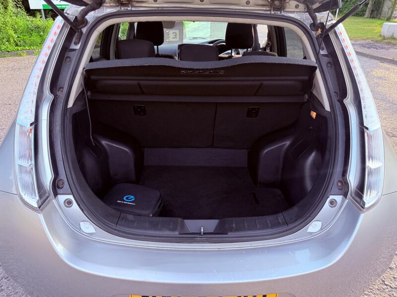 NISSAN LEAF