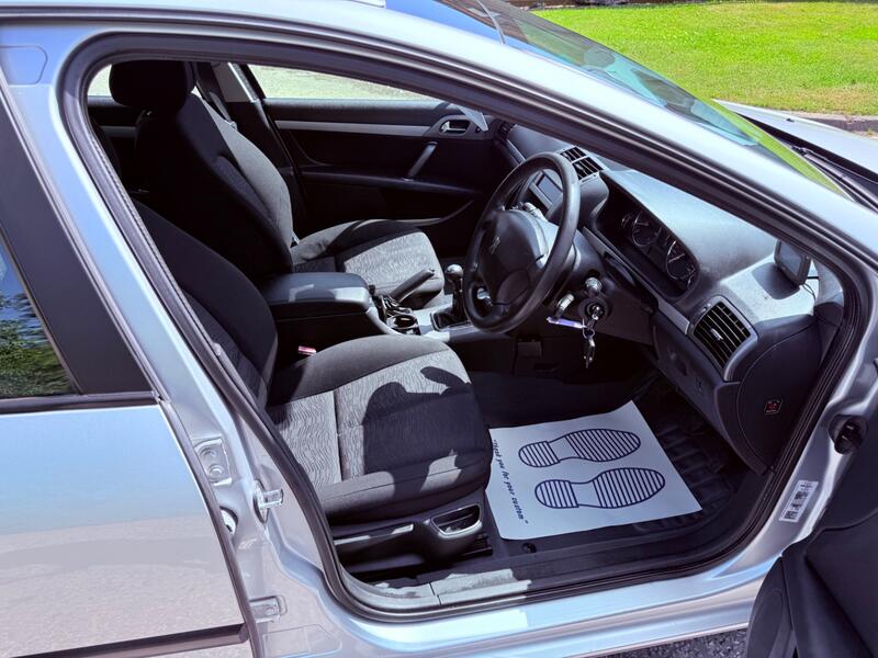PEUGEOT 407