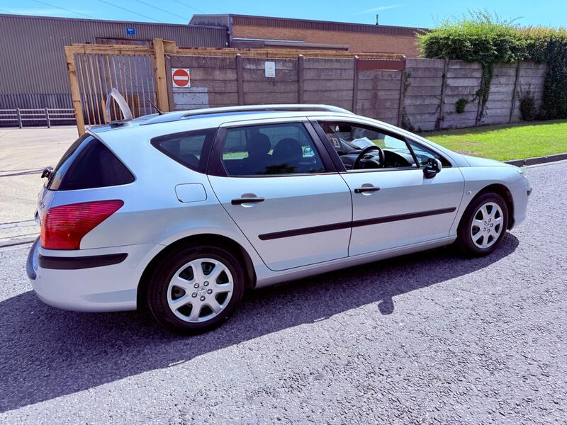 PEUGEOT 407