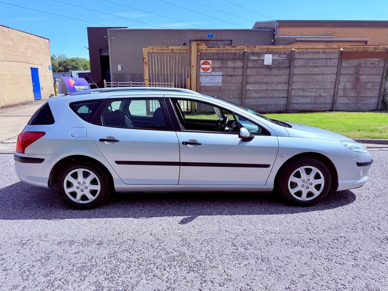 PEUGEOT 407